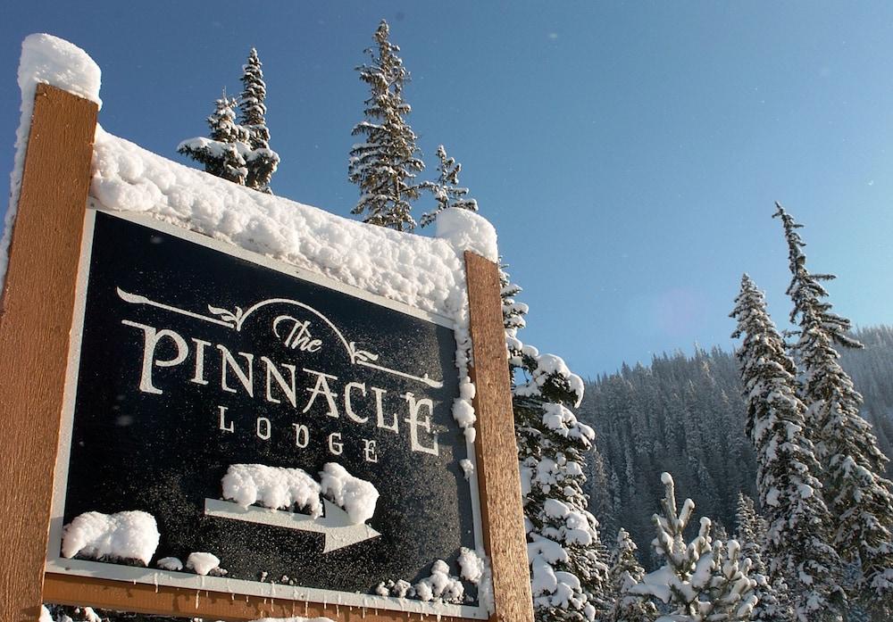 The Pinnacle Lodge Sun Peaks Εξωτερικό φωτογραφία