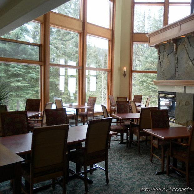 The Pinnacle Lodge Sun Peaks Εστιατόριο φωτογραφία